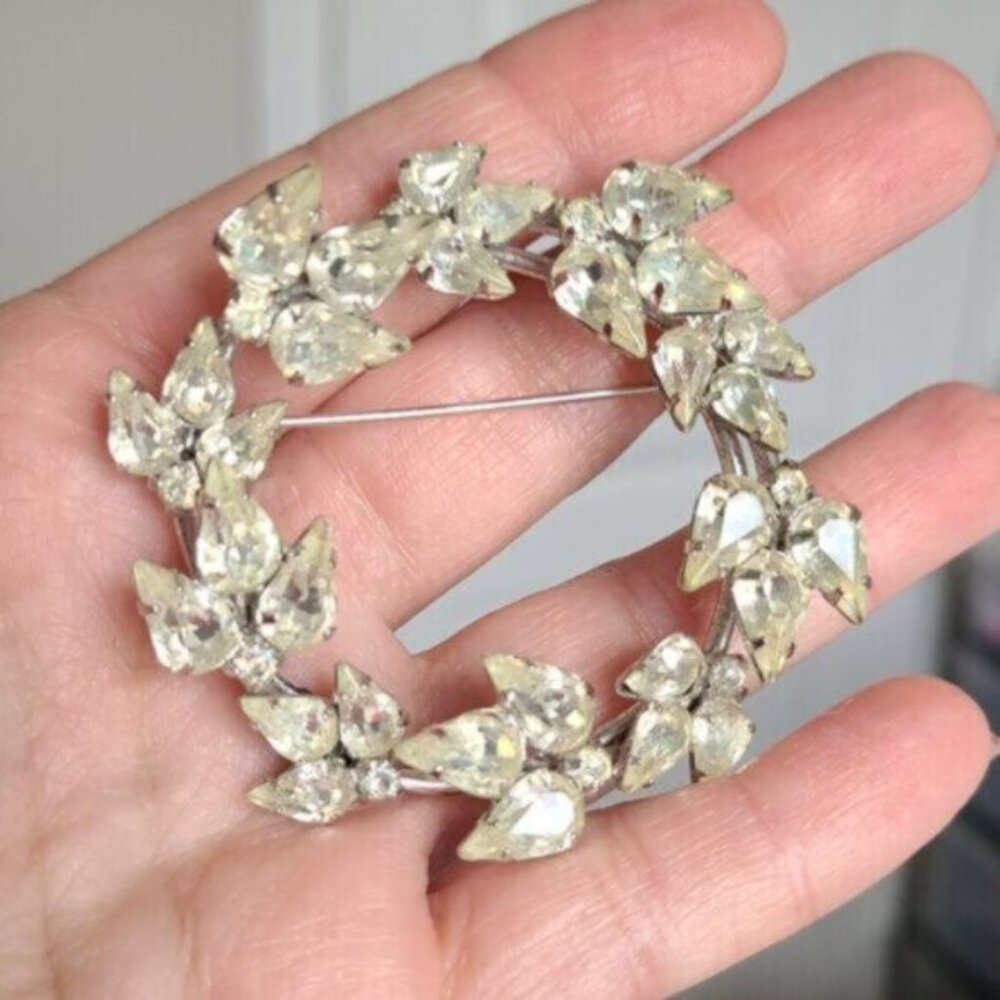 Vintage Jay Flex Sterling Silver Wreath Leaf Crystal Cluster Circle Brooch Pin